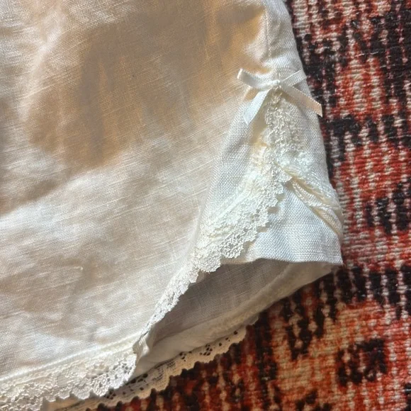 NWT Brandy Melville Kiera Linen Lace Shorts - Picture 6 of 7